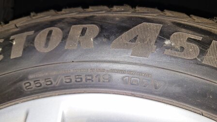 velgen set 19 inch winter Q7 Touareg E-Tron 255 55 R19 107V