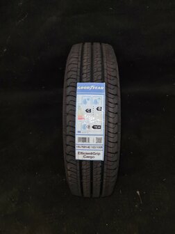 zomerband zomer band GoodYear 185 75 R14 102R ongebruikt