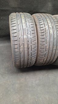 bandenset banden set Bridgestone Potenza 225 40 R19 93W