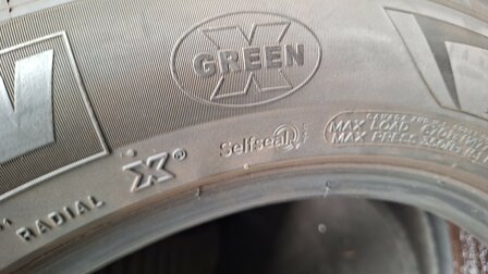 bandenset banden set Michelin 215 55 R17 94V Selfseal