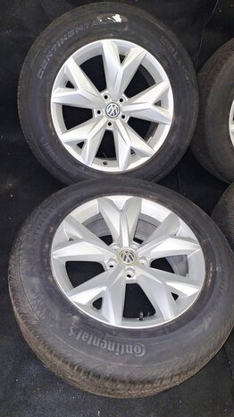 velgen set 18 inch Atlas Talagon Conti 245 60 R18 105T 5x112
