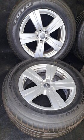 Org. velgenset velgen set 18 inch 5x112 Q7 Touareg Macan Toyo