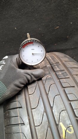 zomerband zomer band Pirelli 235 40 R19 96W Seal inside