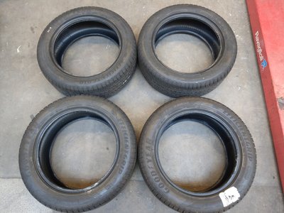 Goodyear Efficentgrip SUV banden 235 55 R18 100V 18 inch set