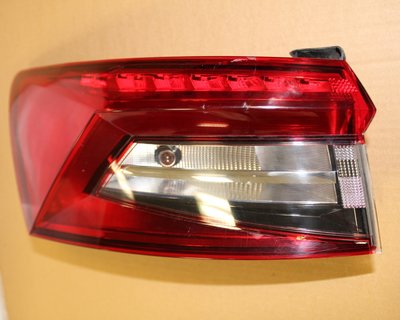 Achterlicht achter Skoda Kodiaq Links achter led 565945207